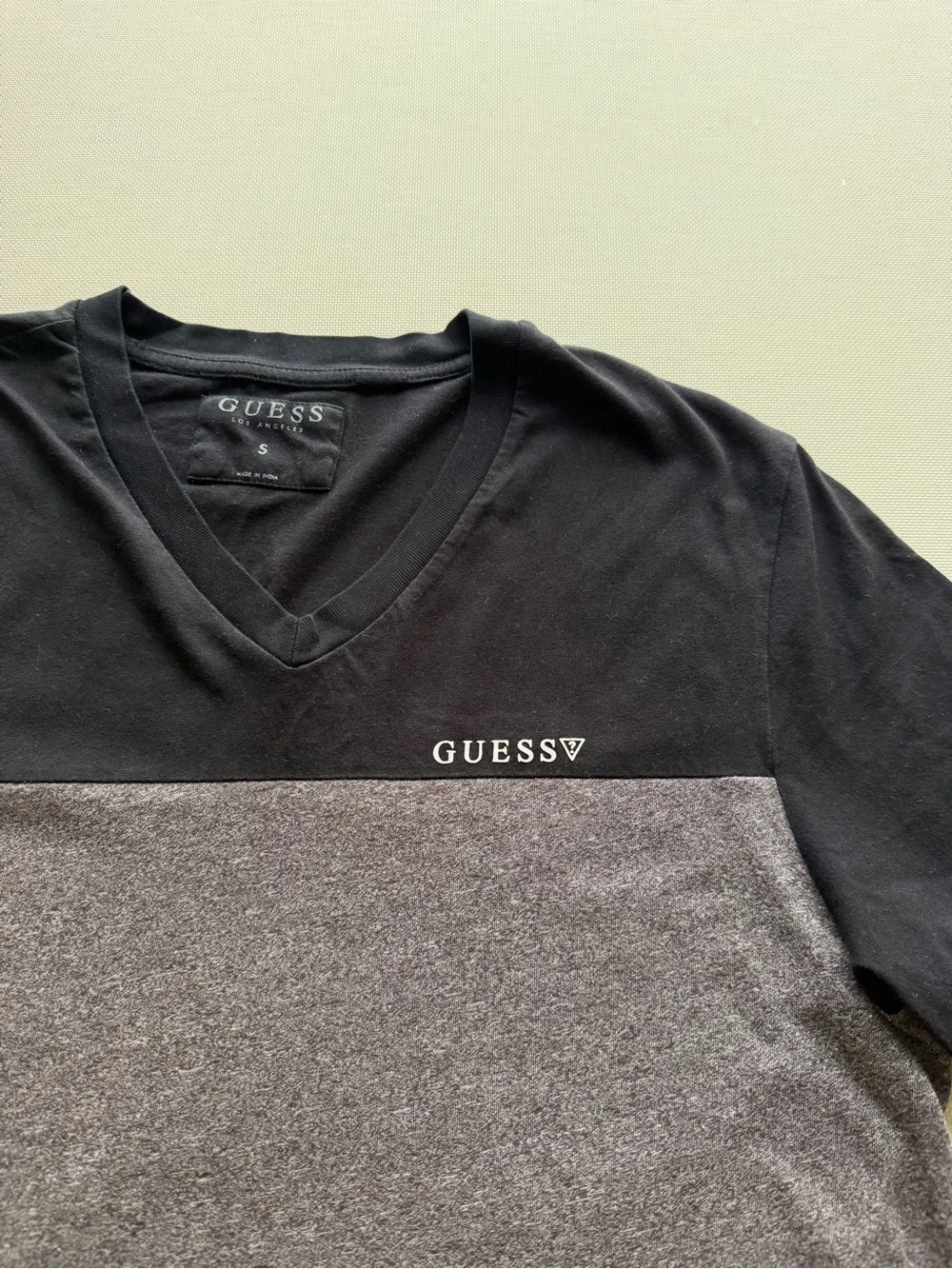 Guess Men's Two-Tone V-Neck T-Shirt in Black and Gray Heather - Picture 4 of 11